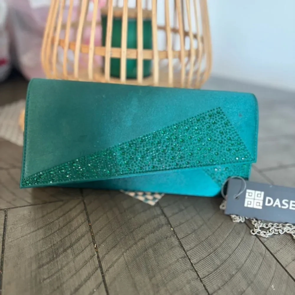 Womens Dasein Green Beaded Evening Clutch Purse with Chain Strap – NWT‎